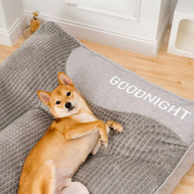 Lade das Bild in den Galerie-Viewer, MrFluffyFriend™ - Beruhigendes Hundekissen
